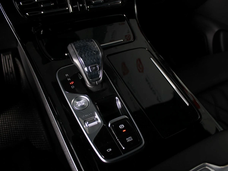 GAC M8, 2023г., передний привод, автомат