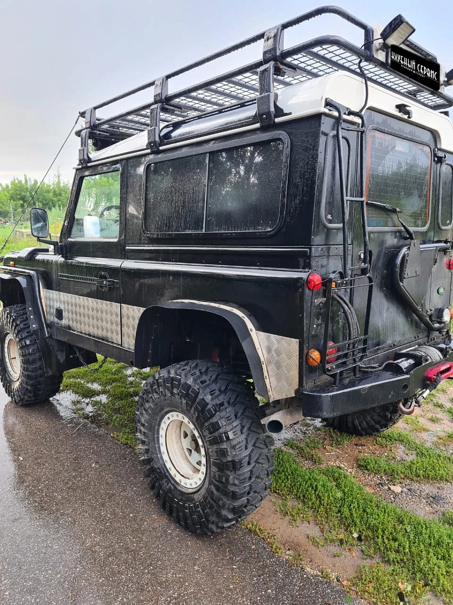 Land Rover Defender, 2006г., полный привод, механика