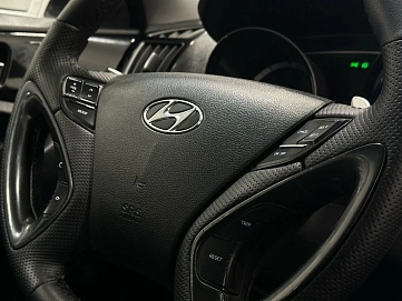 Hyundai Sonata, 2012г, передний привод, автомат