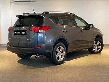 Toyota RAV4, 2015г, передний привод, автомат