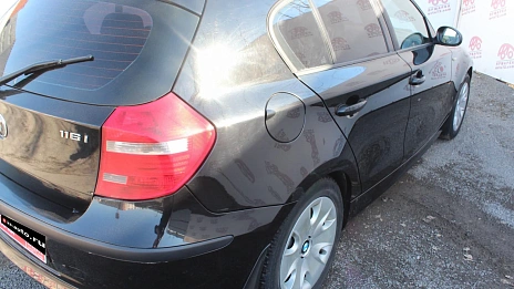 BMW 1 серии, 2008г., передний привод, автомат