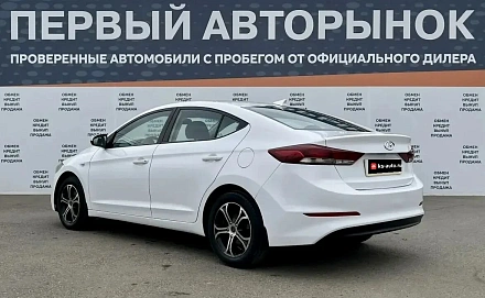 Hyundai Elantra, 2018г, передний привод, автомат