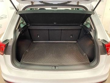 Volkswagen Tiguan, 2018г, передний привод, автомат