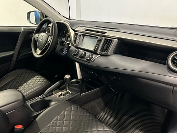 Toyota RAV4, 2014г, передний привод, автомат
