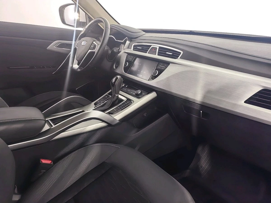 Geely Atlas, 2019г., передний привод, автомат