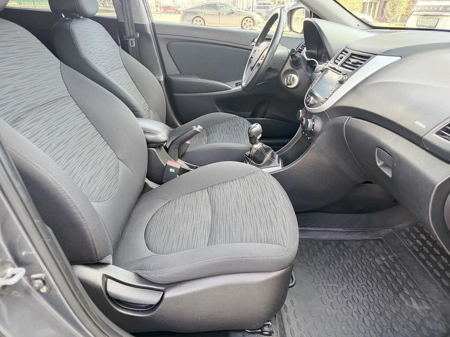 Hyundai Solaris, 2014г., передний привод, механика