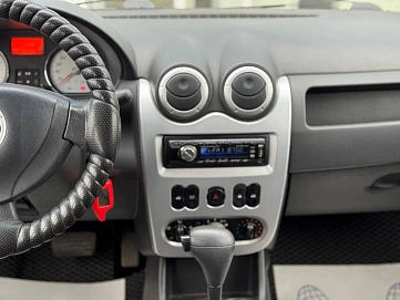 Renault Logan, 2011г, передний привод, автомат