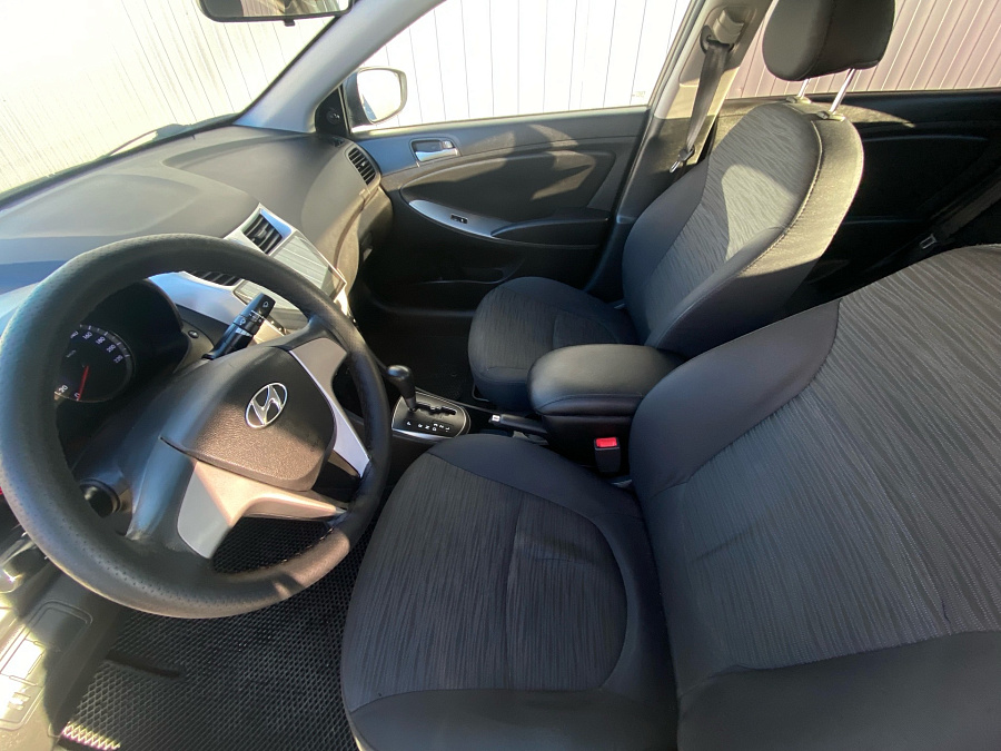 Hyundai Solaris, 2016г., передний привод, автомат
