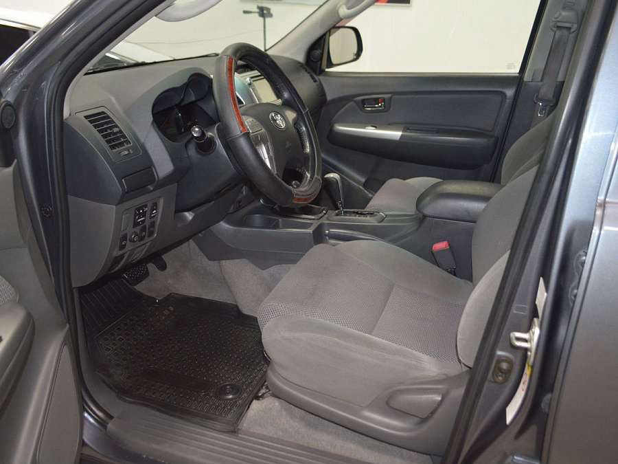 Toyota Hilux, 2012г., полный привод, автомат