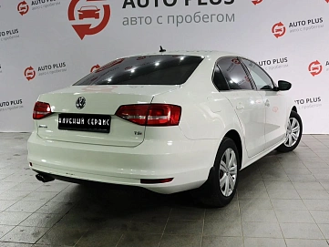 Volkswagen Jetta, 2015г, передний привод, робот