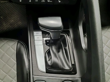 Hyundai Elantra, 2021г, передний привод, автомат