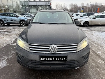 Volkswagen Touareg, 2015г, полный привод, автомат