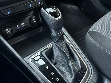 Hyundai Solaris, 2018г, передний привод, автомат