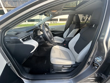 Toyota Corolla, 2022г, передний привод, вариатор