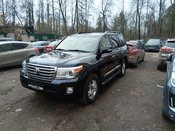 Toyota Land Cruiser, 2015г, полный привод, автомат