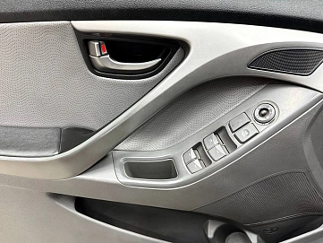 Hyundai Elantra, 2012г, передний привод, автомат
