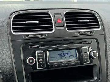 Volkswagen Golf, 2010г, передний привод, робот