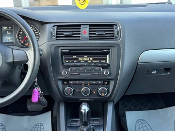 Volkswagen Jetta, 2012г, передний привод, автомат