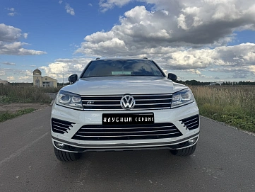 Volkswagen Touareg, 2017г, полный привод, автомат