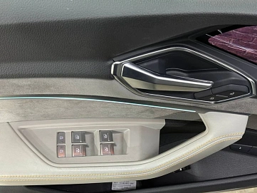 Audi e-tron, 2019г, полный привод, автомат