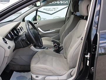 Peugeot 308, 2009г, передний привод, автомат