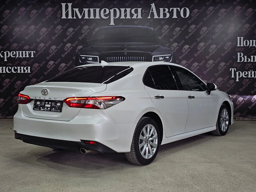 Toyota Camry, 2020г., передний привод, автомат