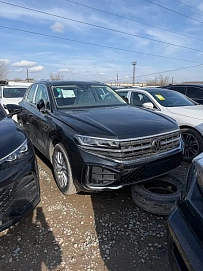Volkswagen Touareg, 2025г, полный привод, автомат