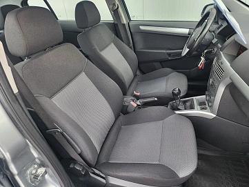 Opel Astra, 2013г, передний привод, механика