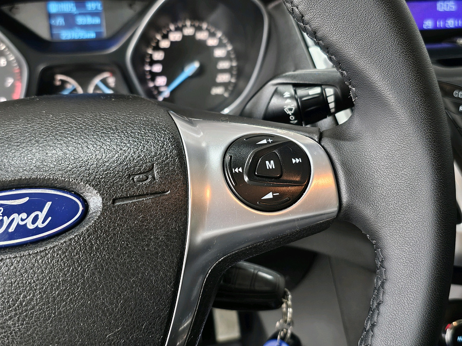 Ford Focus, 2011г., передний привод, робот