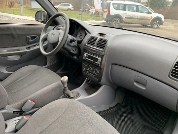 Hyundai Accent, 2005г, передний привод, механика