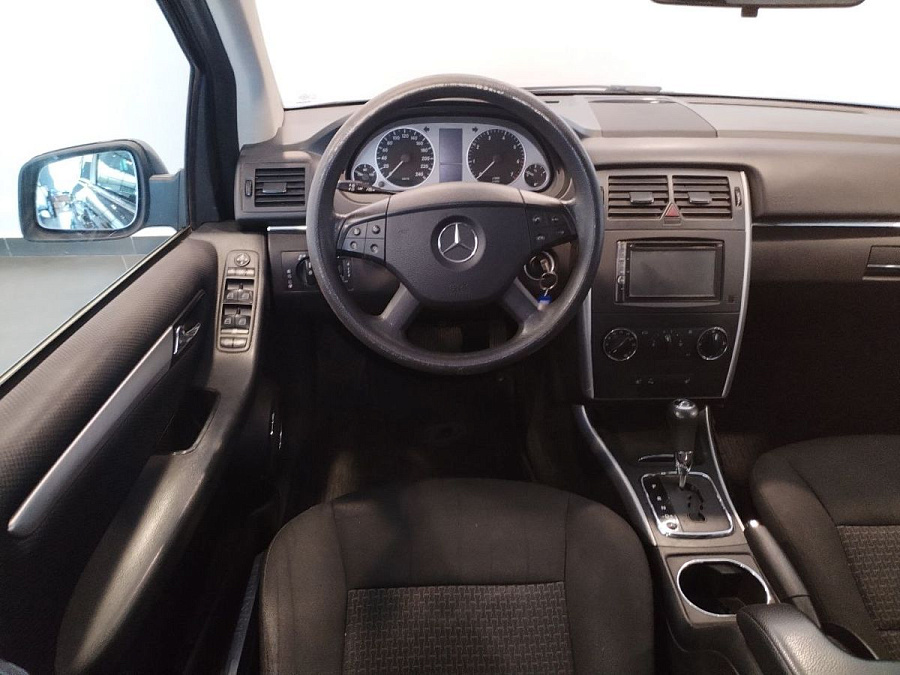 Mercedes-Benz , 2011г., передний привод, автомат