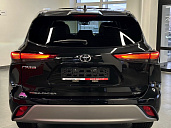 Toyota Highlander, 2022г., полный привод, автомат