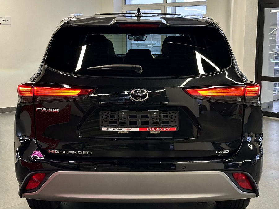 Toyota Highlander, 2022г., полный привод, автомат