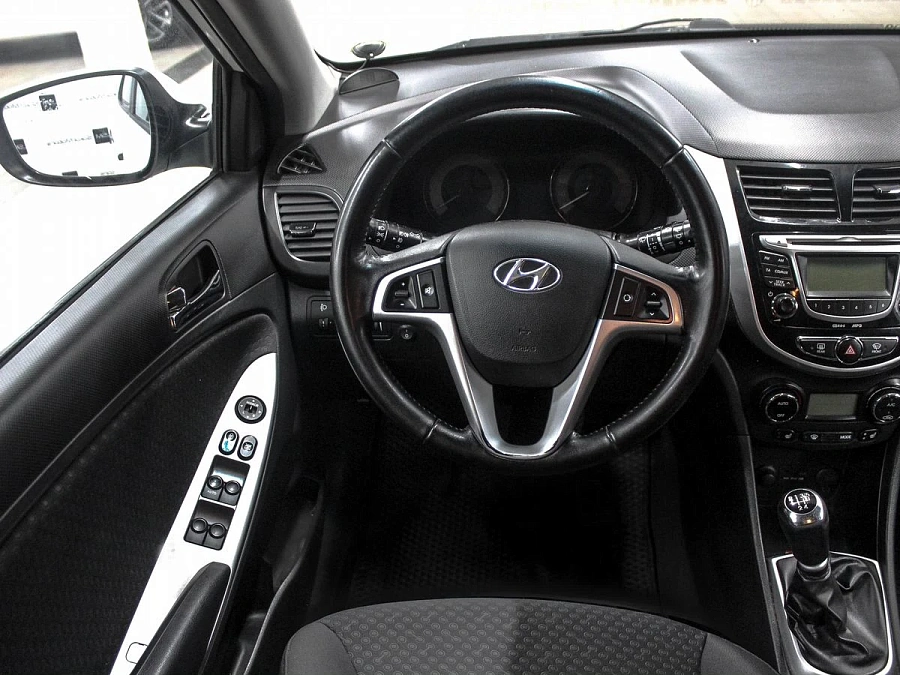 Hyundai Solaris, 2011г., передний привод, механика