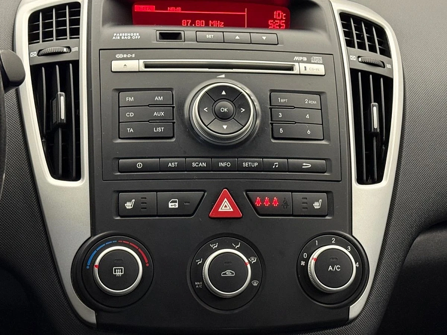 Kia Ceed, 2012г., передний привод, автомат