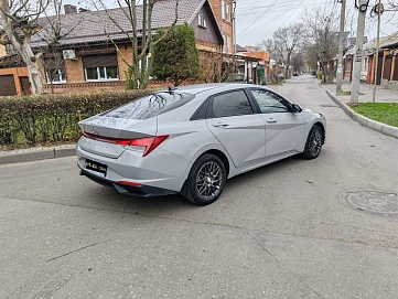 Hyundai Elantra, 2021г, передний привод, автомат