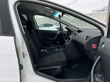 Peugeot 408, 2013г, передний привод, механика