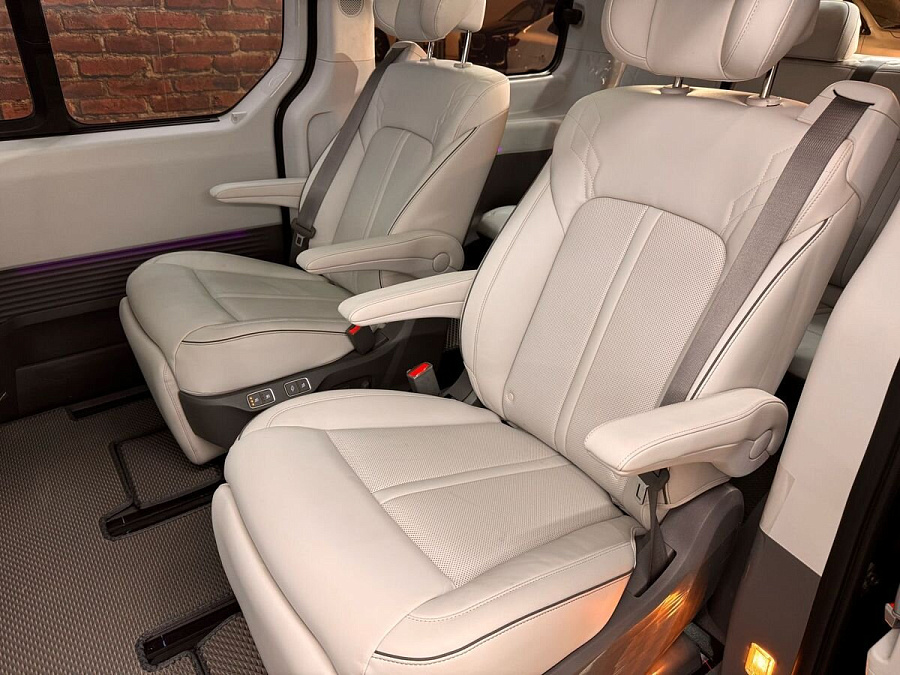 Hyundai Staria, 2023г., полный привод, автомат