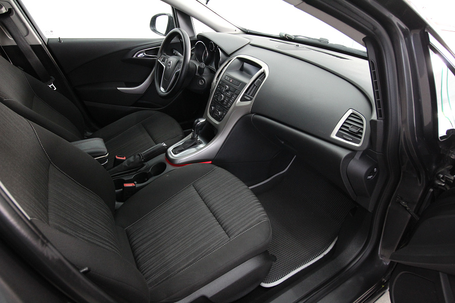 Opel Astra, 2012г., передний привод, автомат
