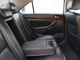Toyota Avensis, 2006г, передний привод, автомат
