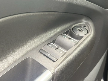 Ford Kuga, 2015г., передний привод, автомат
