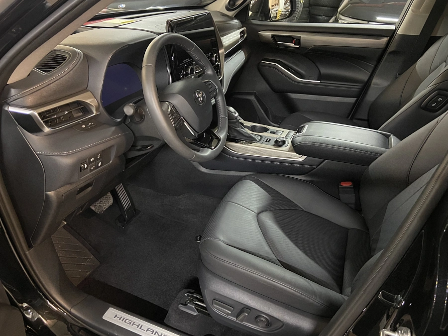 Toyota Highlander, 2024г., полный привод, автомат