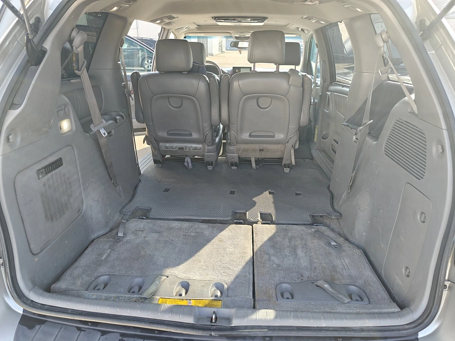 Toyota Sienna, 2004г., передний привод, автомат