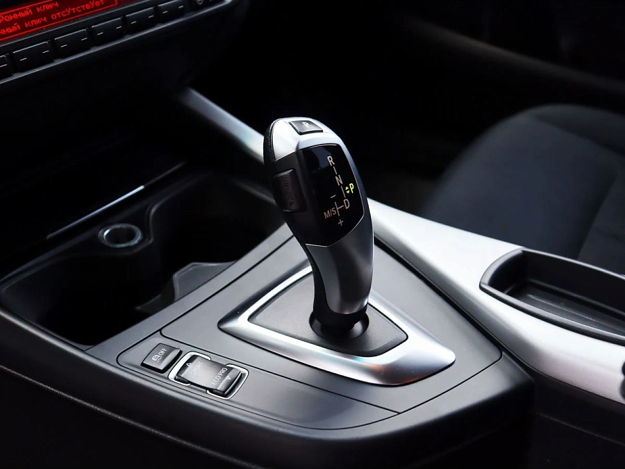 BMW 1 серии, 2012г., задний привод, автомат