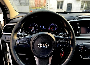 Kia Sorento, 2015г, полный привод, автомат