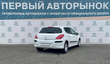Peugeot 308, 2010г., передний привод, механика