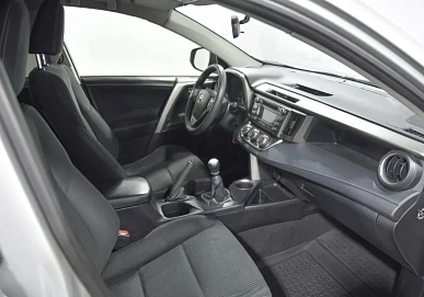 Toyota RAV4, 2014г, передний привод, механика