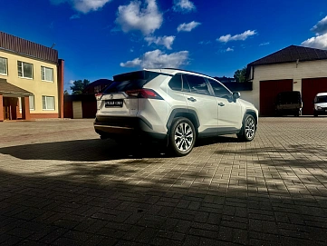 Toyota RAV4, 2021г, полный привод, вариатор