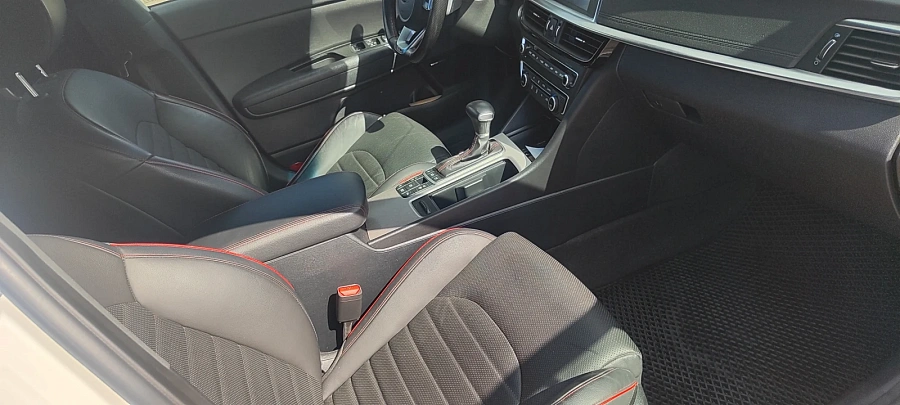 Kia Optima, 2019г., передний привод, автомат