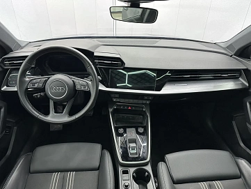 Audi A3, 2022г, передний привод, робот